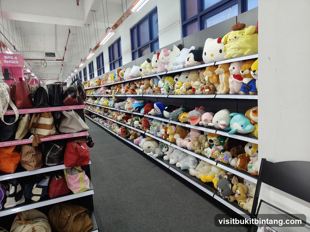 Plush Toys and Bags Display
