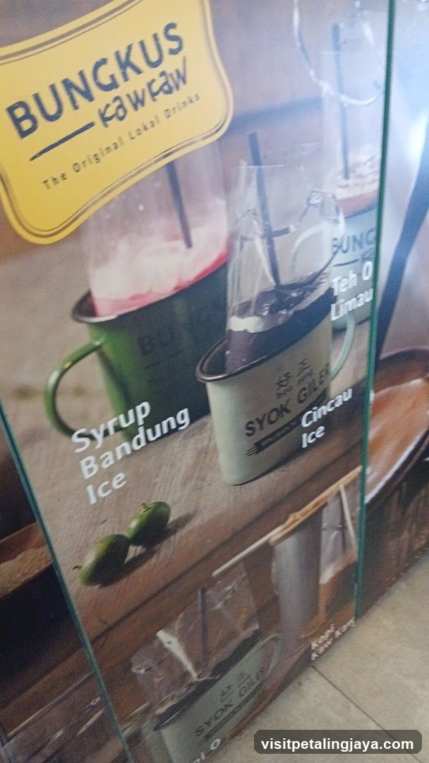 Bungkus Kaw Raw Drink Display