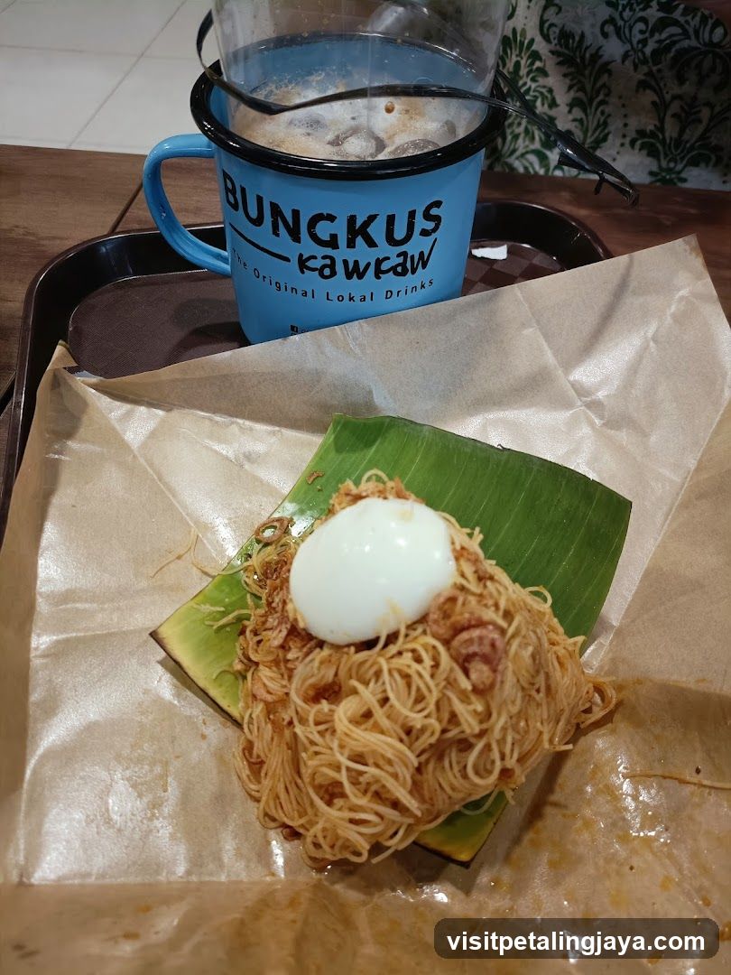 Bungkus Kawaw Meal and Drink
