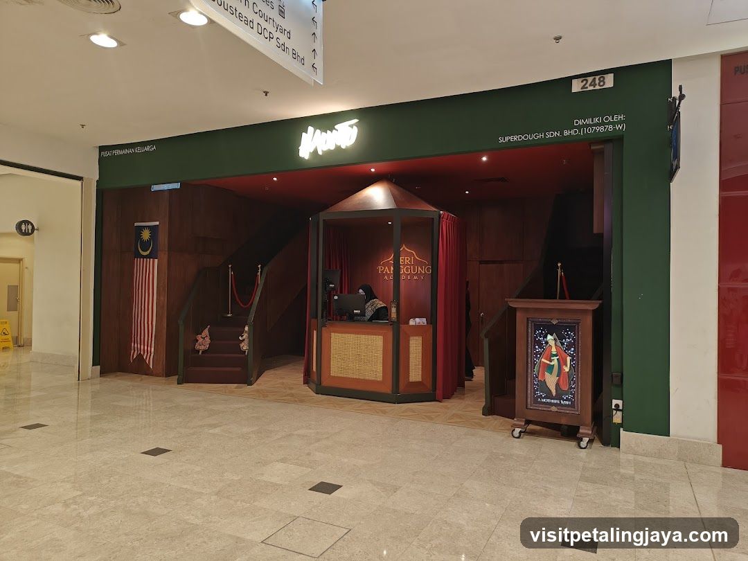 Entrance to Superdoughgh Shop