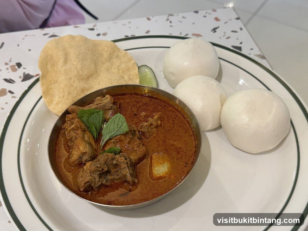 Chicken Curry with Buns