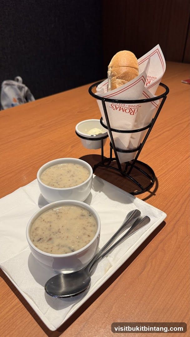 Mushroom Soup with Bread Roll