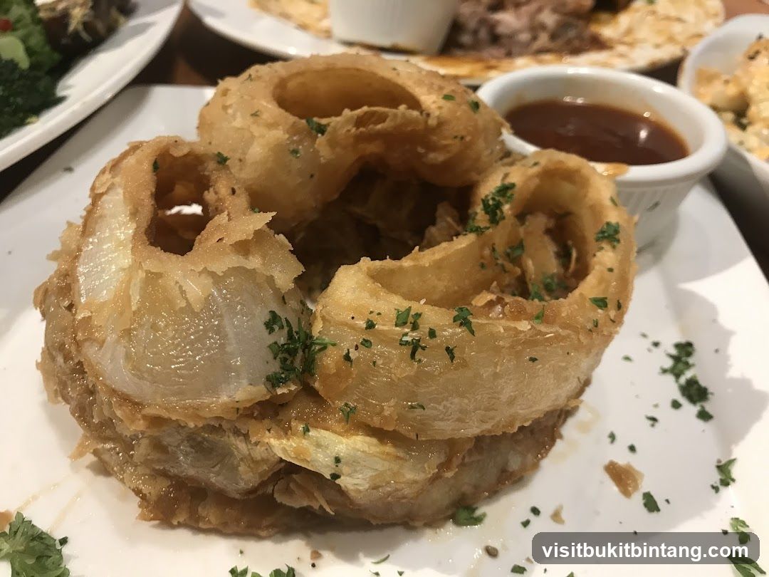Onion Rings with Dipping Sauce
