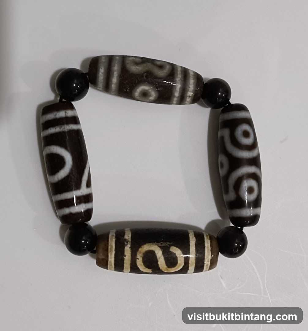 Bracelet with Dzi Beads