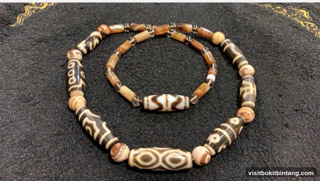 Tibetan Dzi Beads Necklace and Bracelet