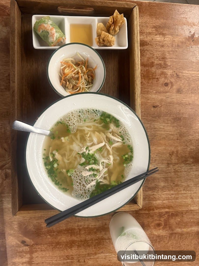 Ăn Viet @The Gardens Mall