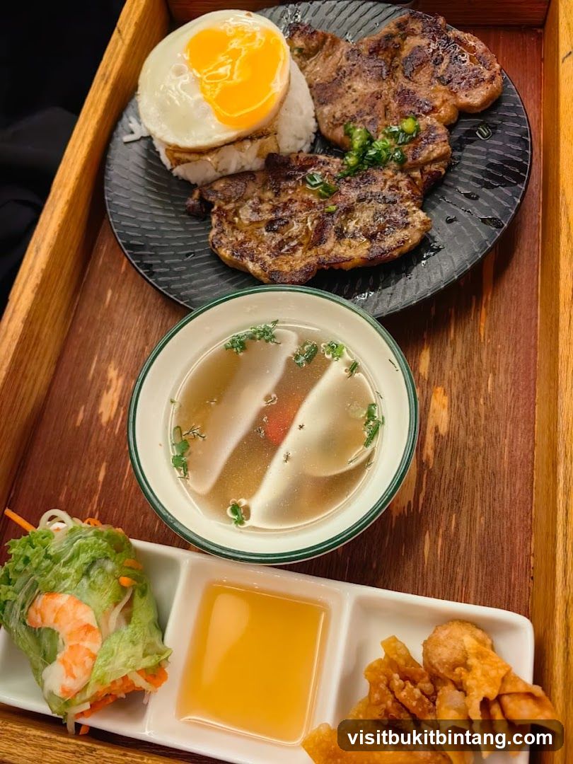 Ăn Viet @The Gardens Mall