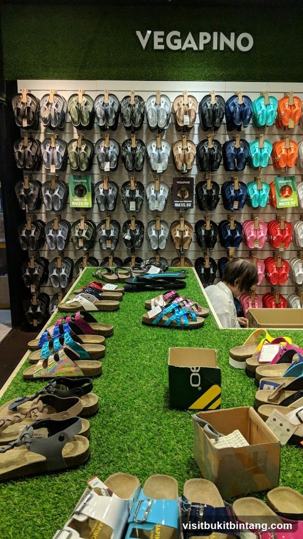 VEGAPINO Sandal Display
