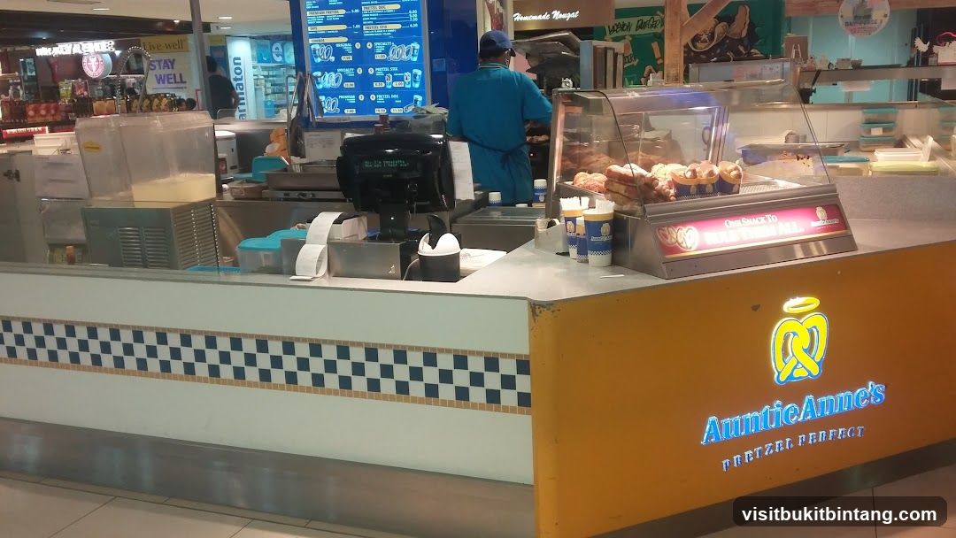 Auntie Anne's Pretzel Stand