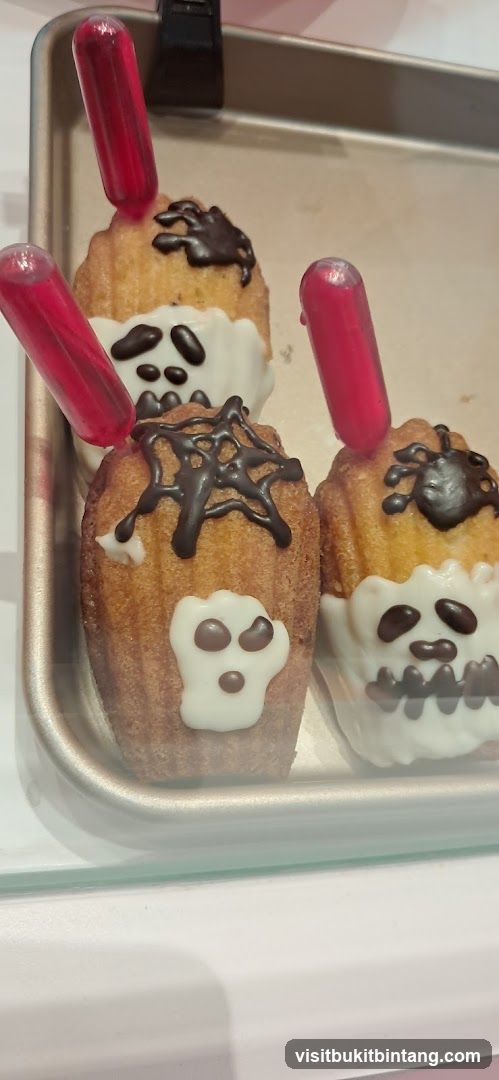Halloween Themed Madeleines