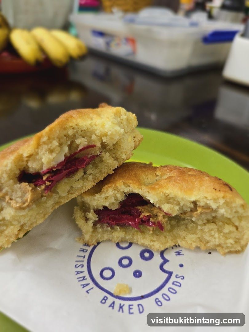 Cookie sandwich with filling