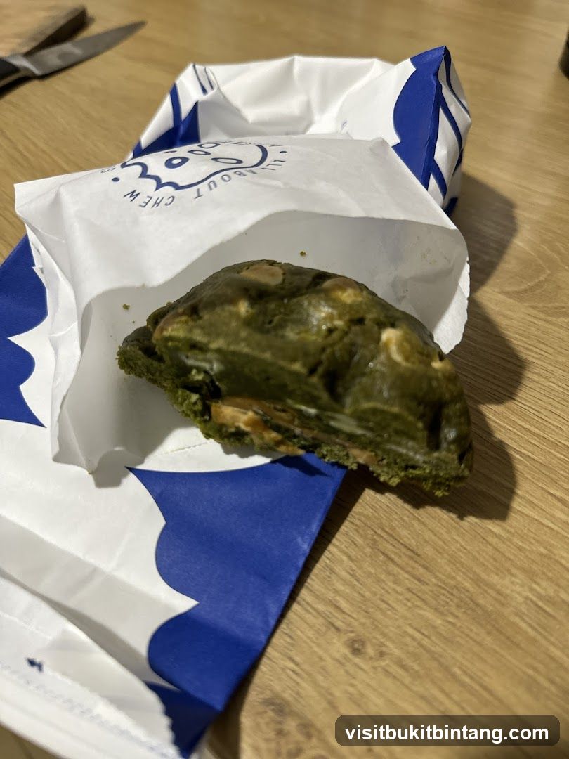 Green cookie with filling