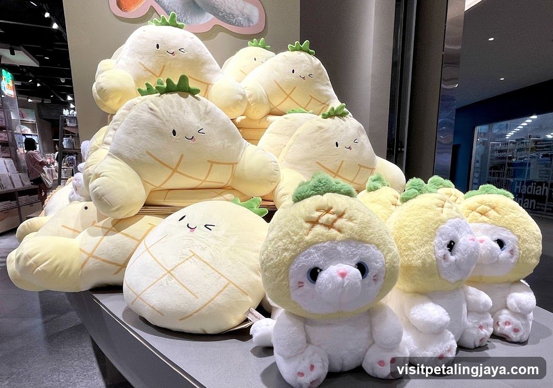 Pineapple Plushies Display