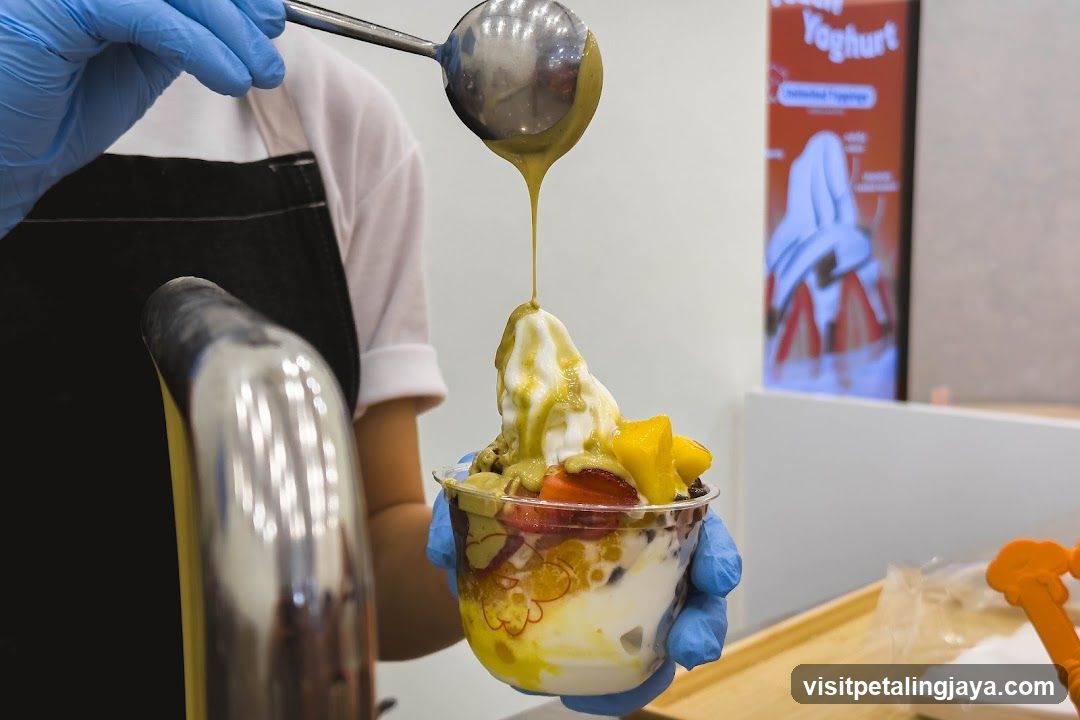 Yogiyo Frozen Yoghurt • TRX