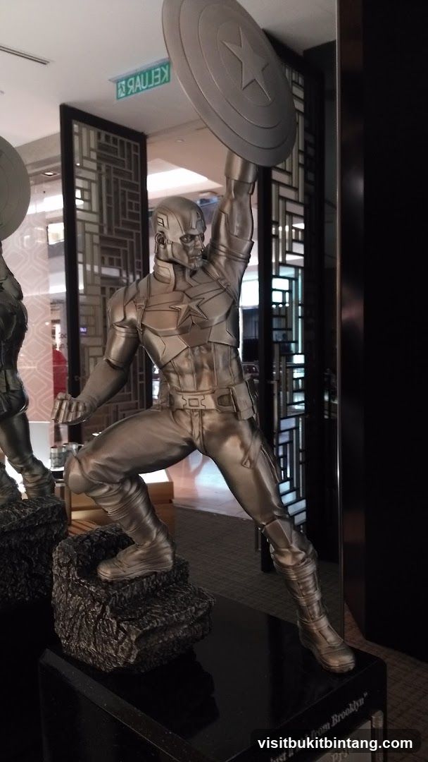 Captain America Statue