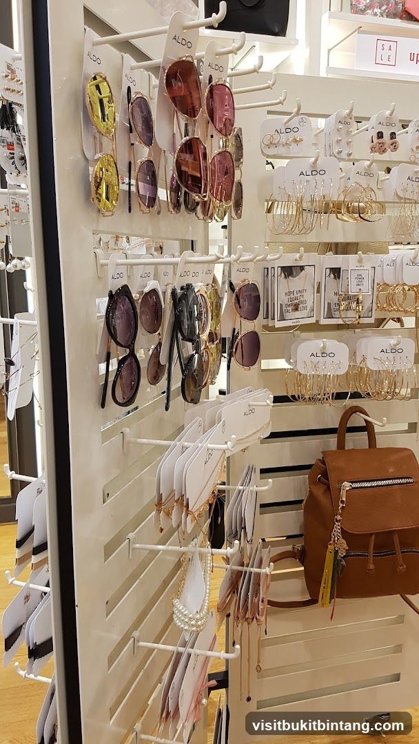 Aldo Accessories Display