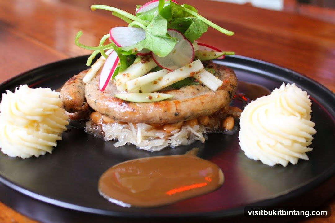 Healy Mac's Irish Bar & Restaurant • Publika