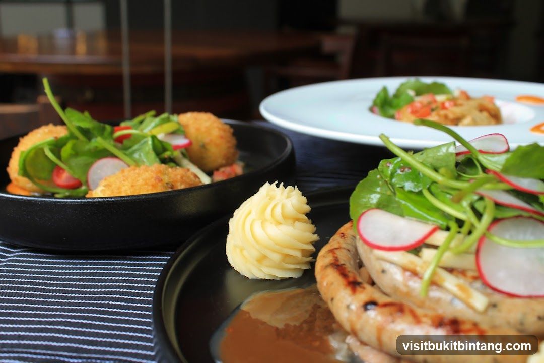 Sausages and Mash with Salad