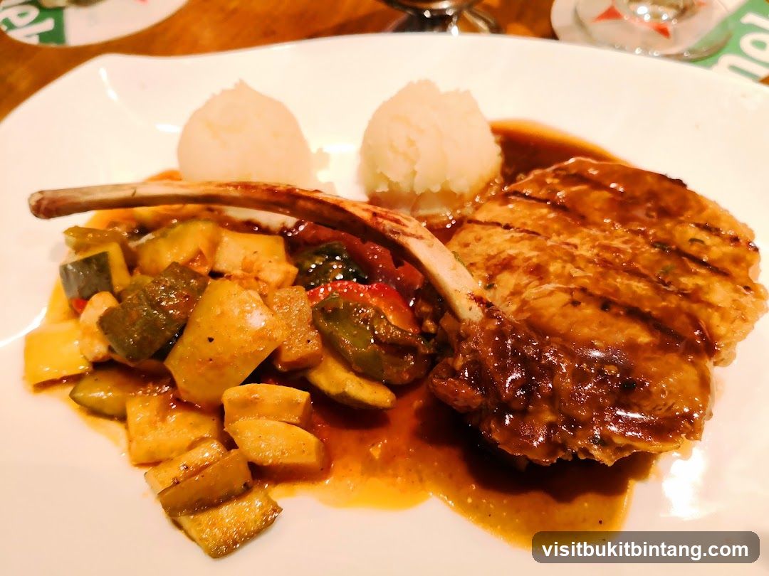 Pork Chop with Vegetables and Mashed Potatoes