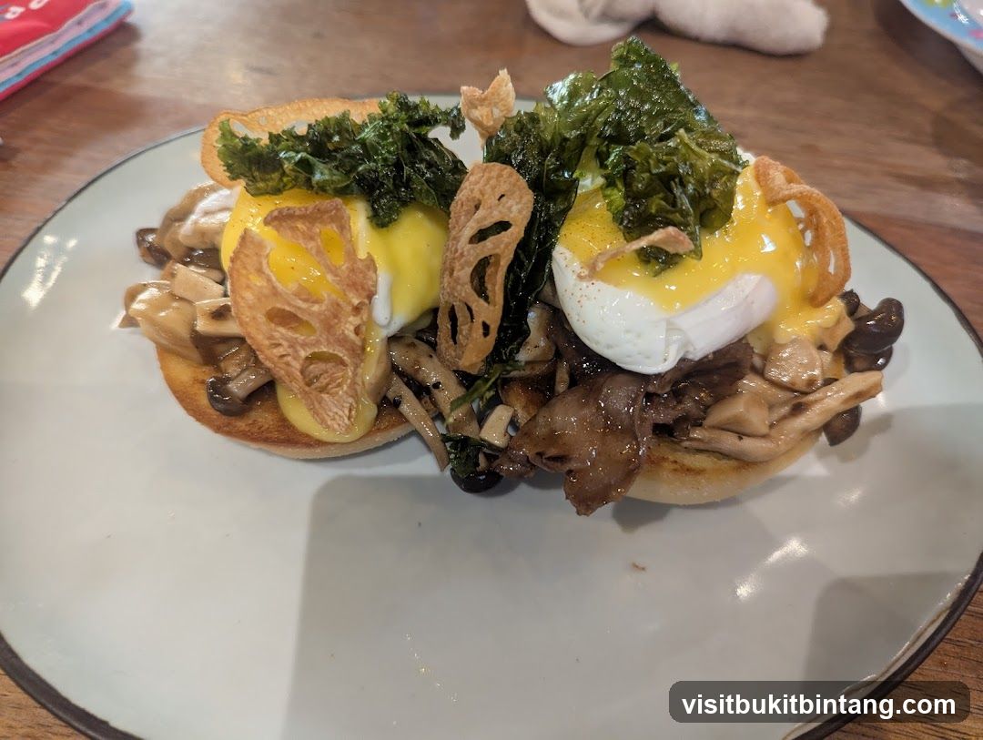 Eggs Benedict with Mushrooms