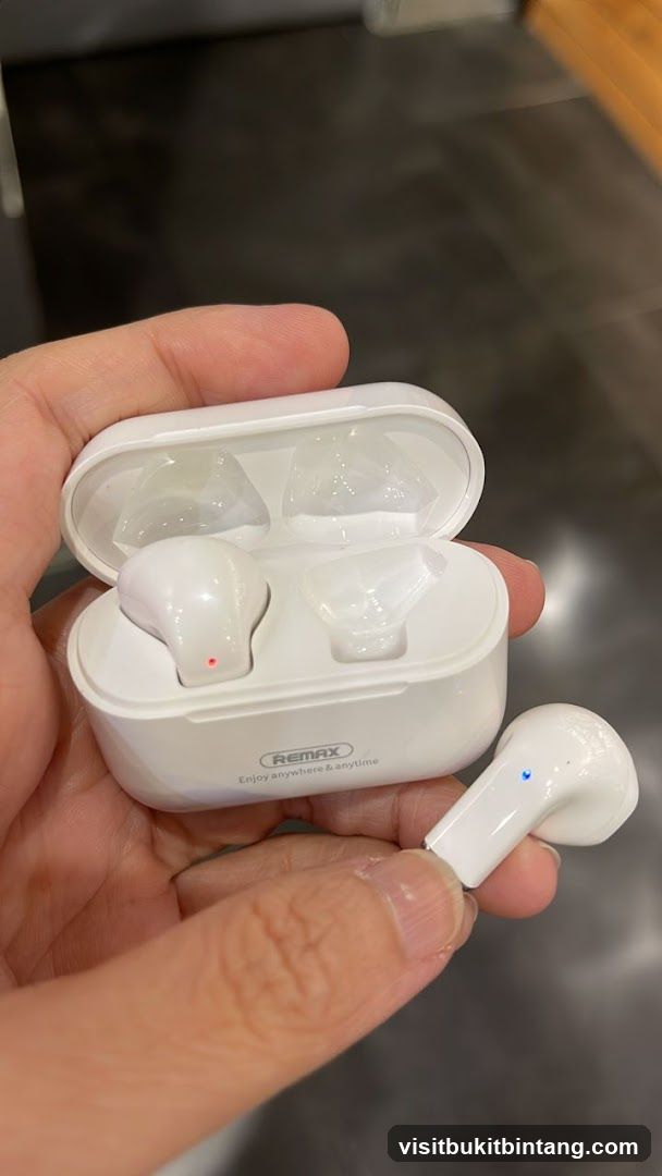 White Wireless Earbuds