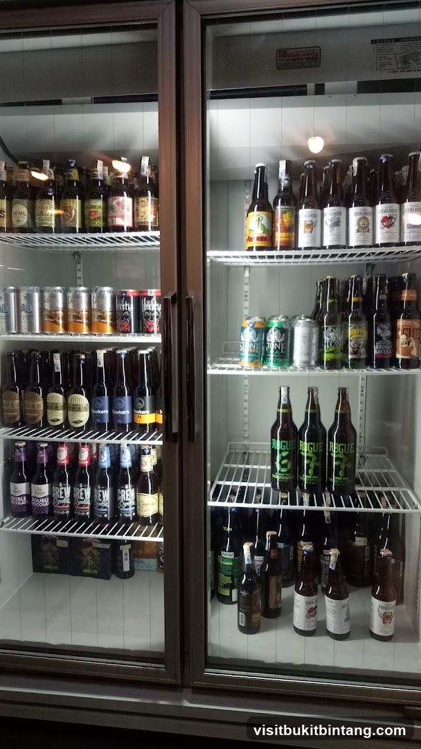 Refrigerated beverage display