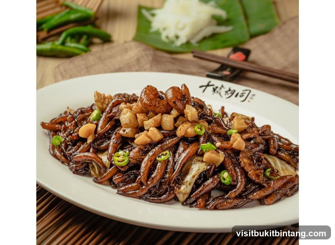Stir-fried Noodles with Toppings