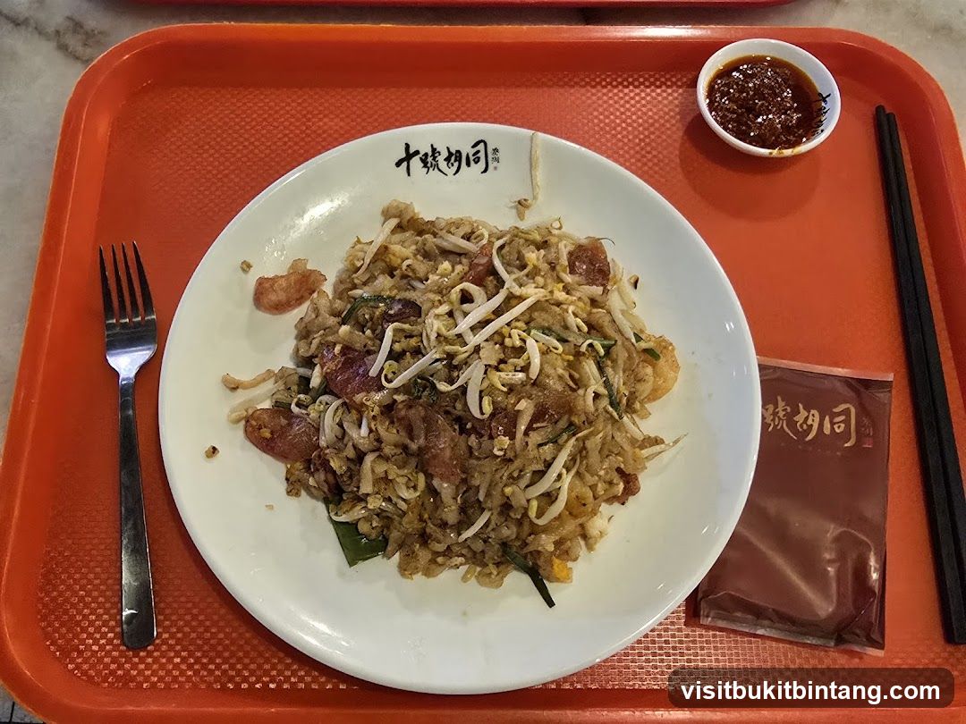 Fried Noodles with Chili Sauce