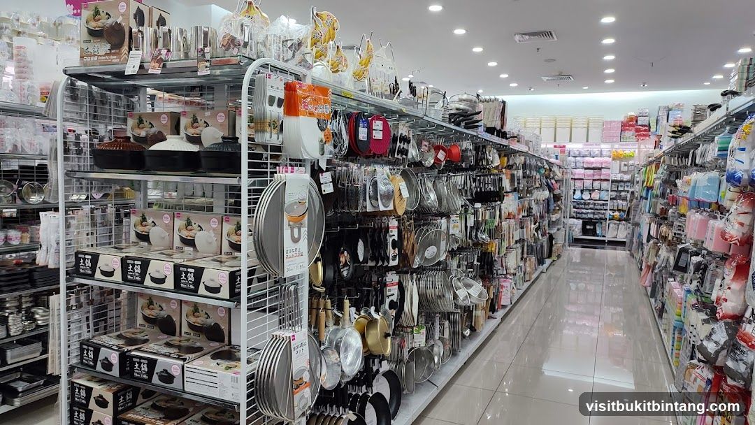 Kitchenware aisle in a store