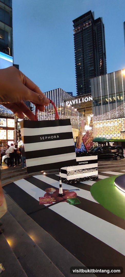 Sephora Shopping Bag Display