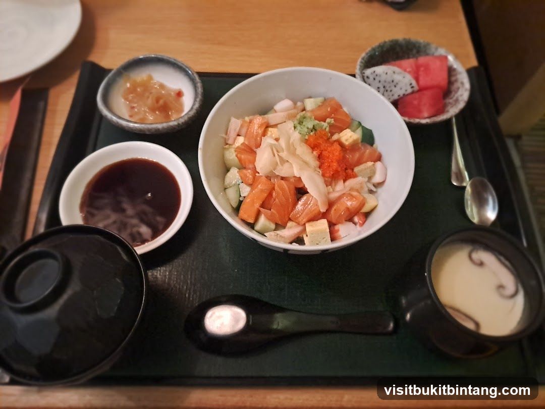 Chirashi Donburi