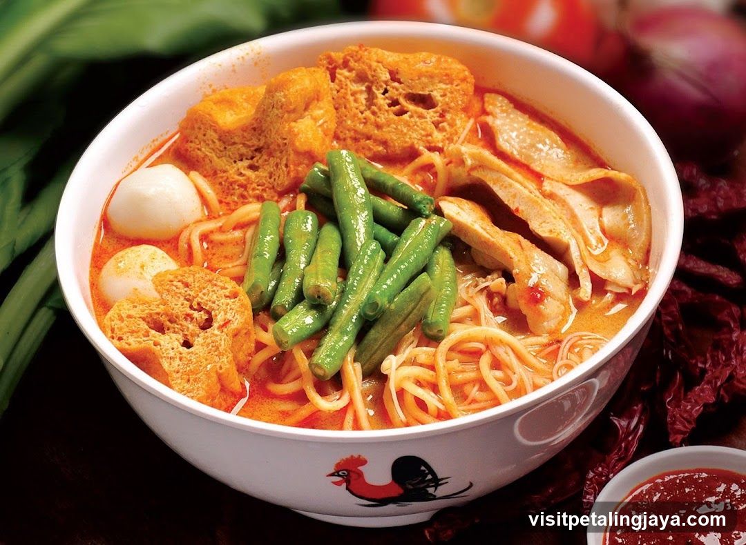 Spicy Noodle Bowl with Tofu and Green Beans