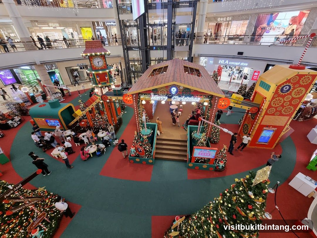 Christmas Decorations in a Mall