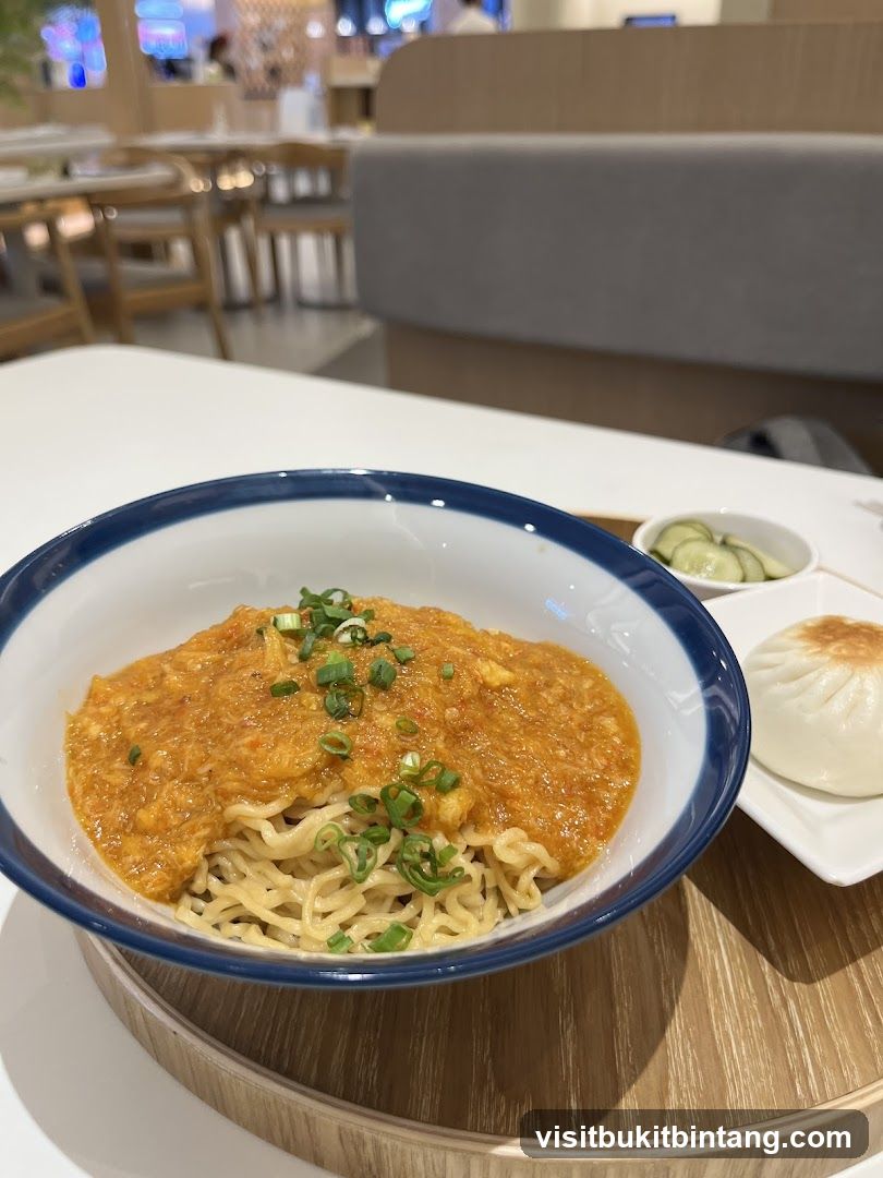 Noodles with Sauce and Bun