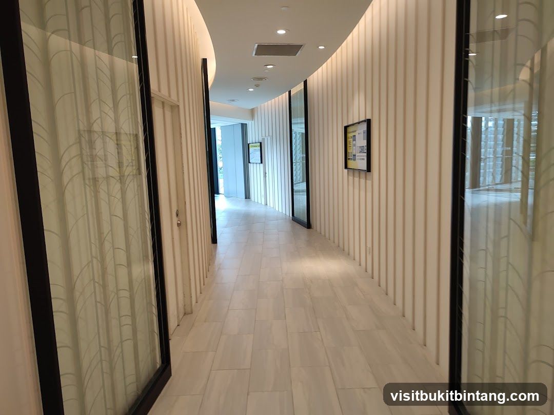 Modern Hallway with Decorative Elements