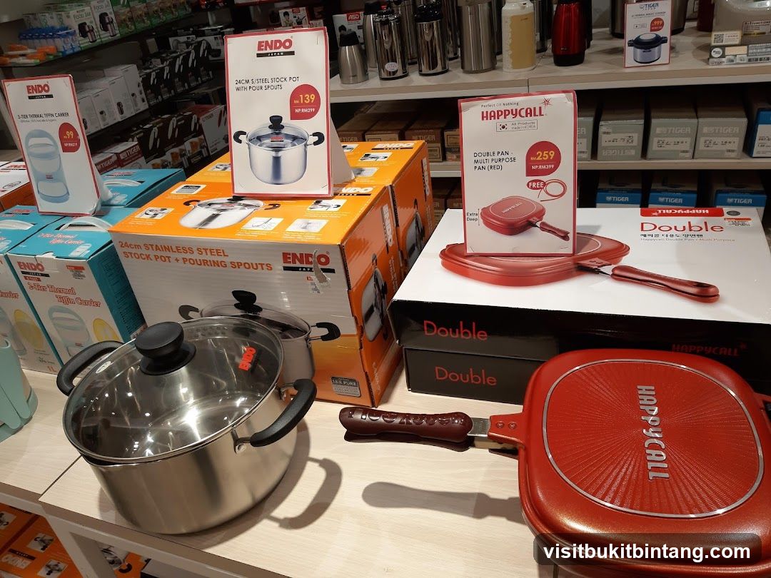 Kitchenware Display