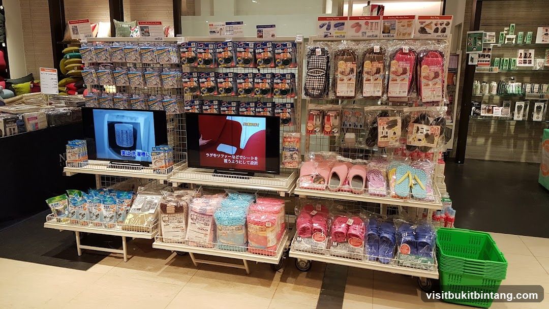 Home Goods Display