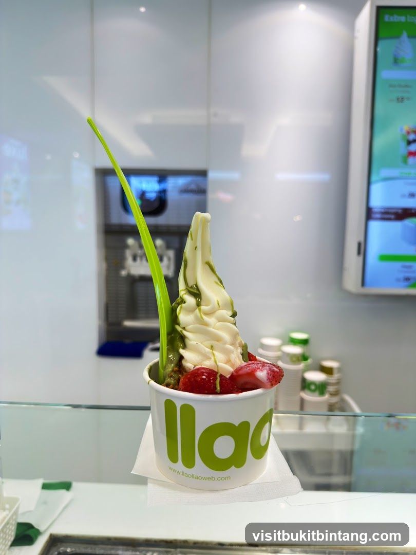 Frozen Yogurt with Strawberries