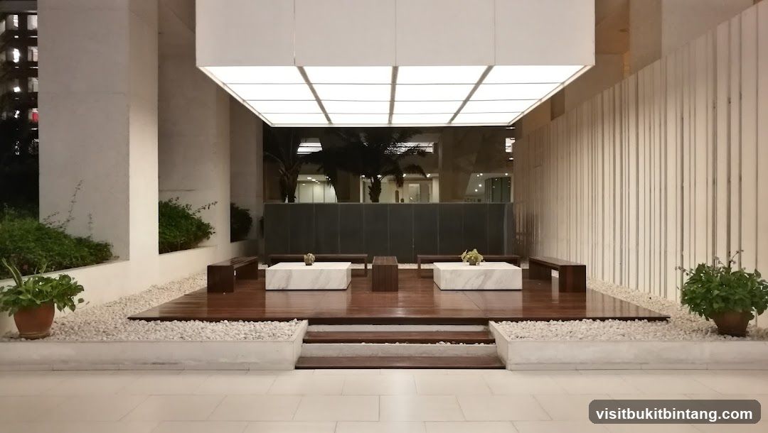 Modern Outdoor Seating Area