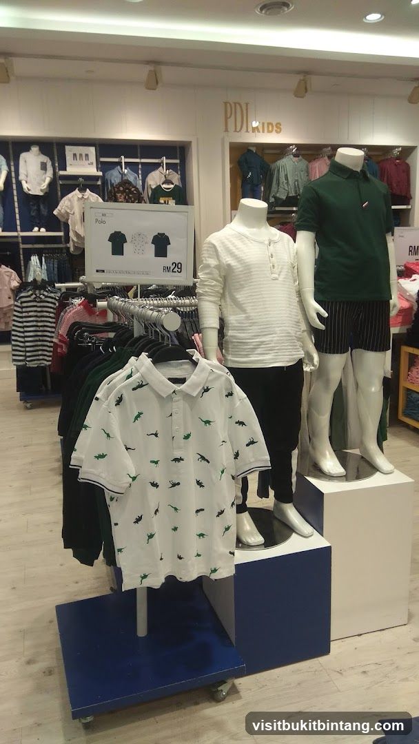 PDI Kids Clothing Store Display