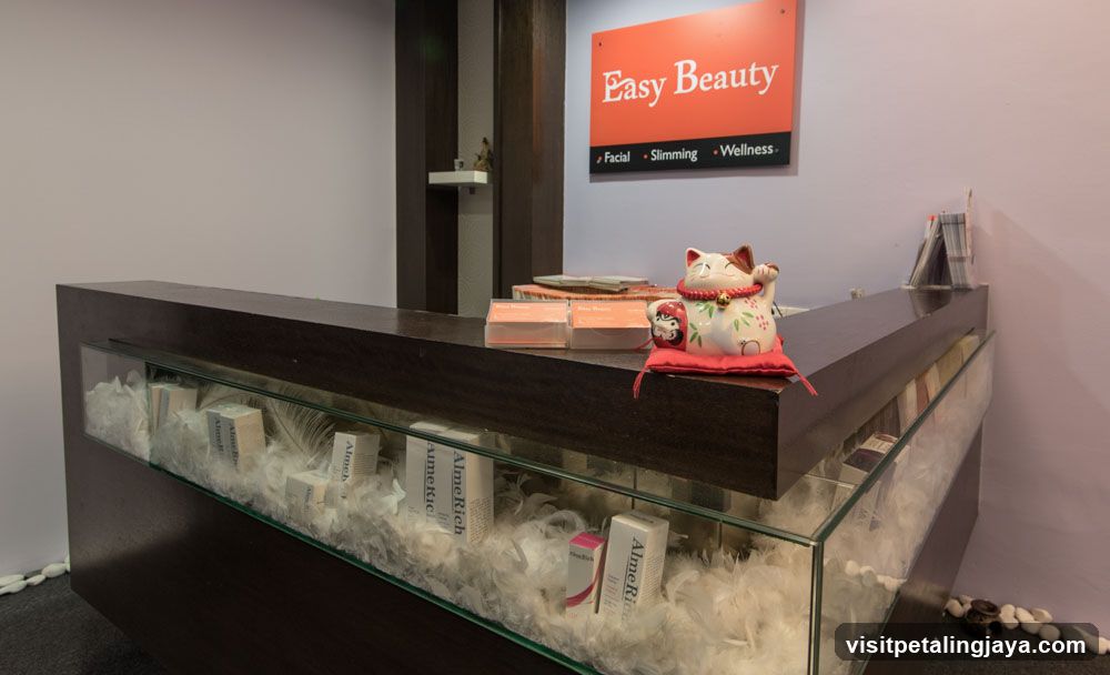 Beauty Salon Interior Display