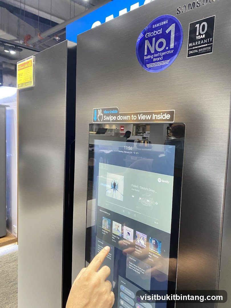 Samsung Refrigerator with Smart Hub