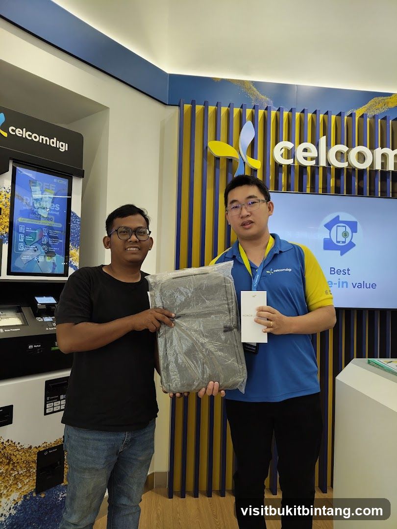 CelcomDigi Store Interior