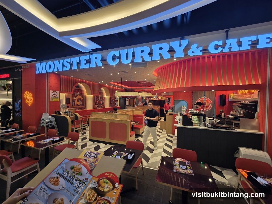 Monster Curry & Cafe Interior