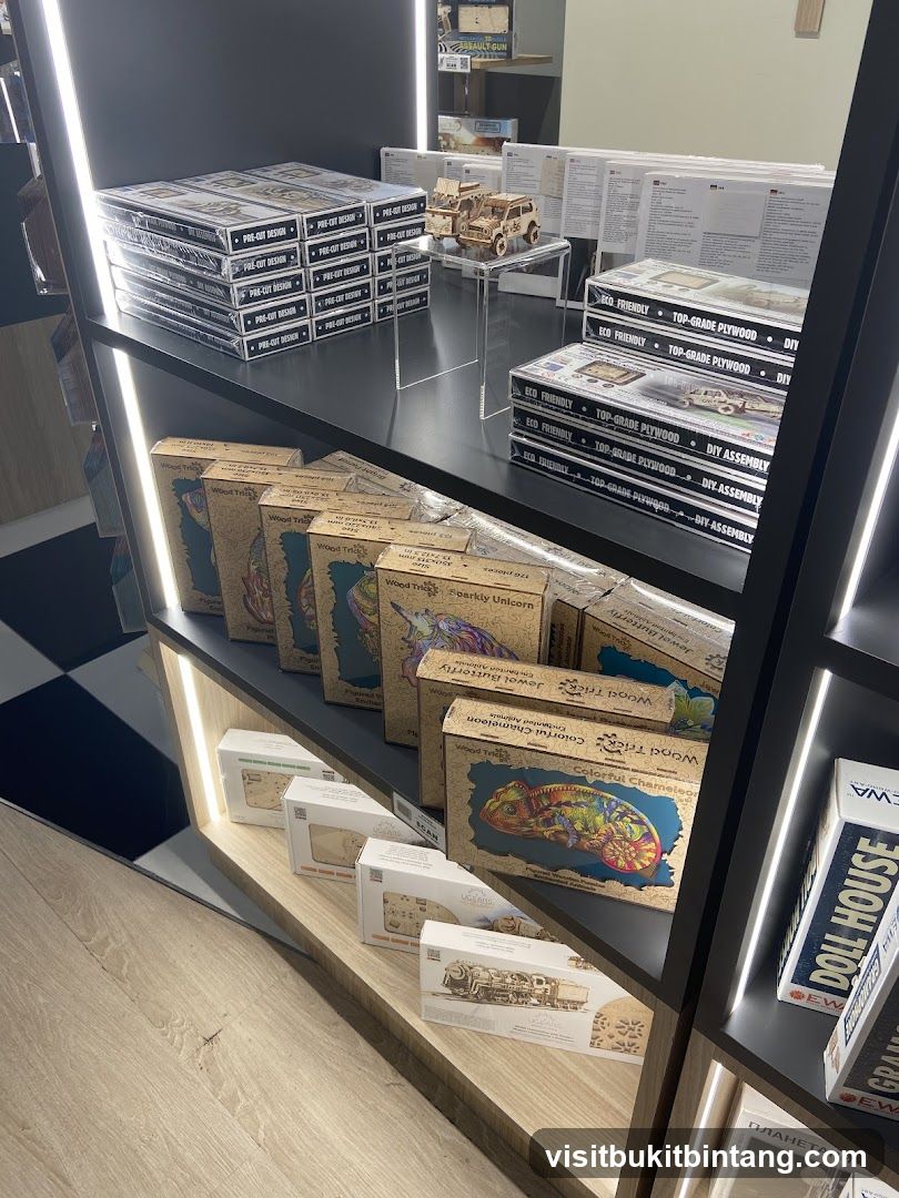 3D Puzzles and Models Display