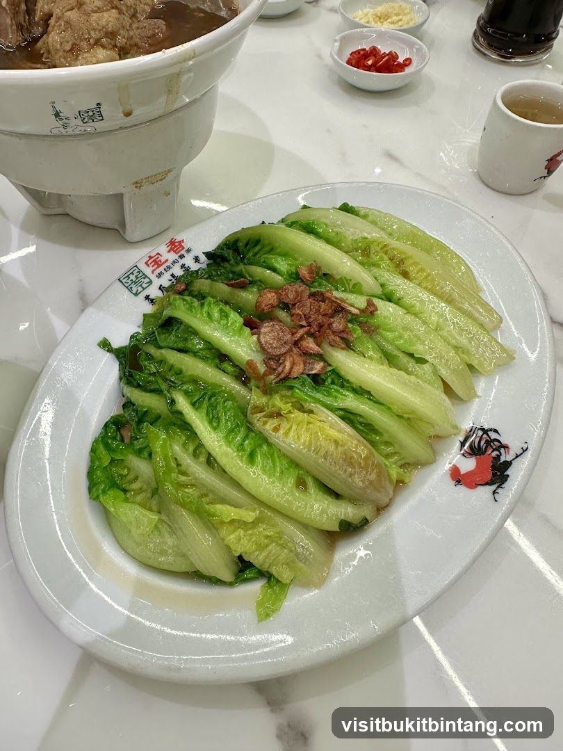 Braised Lettuce with Garlic and Fried Shallots