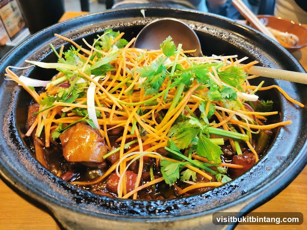 Braised Dish with Shredded Carrots and Cilantro