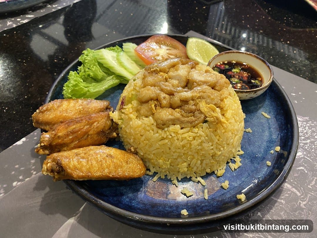 Fried Rice with Chicken Wings