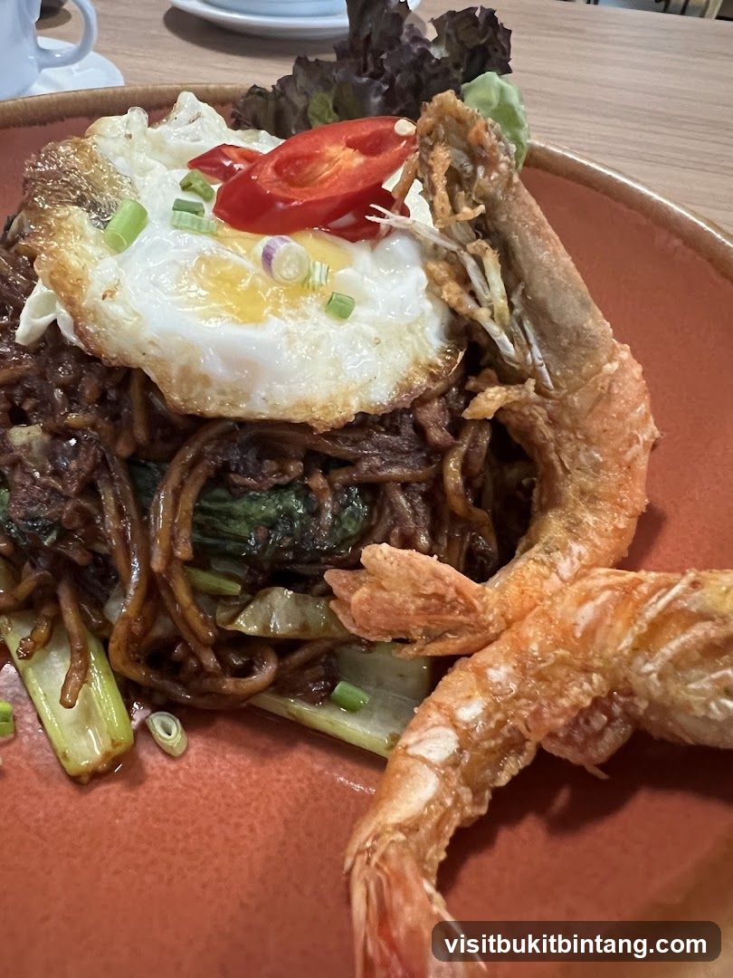 Noodles with Shrimp and Fried Egg
