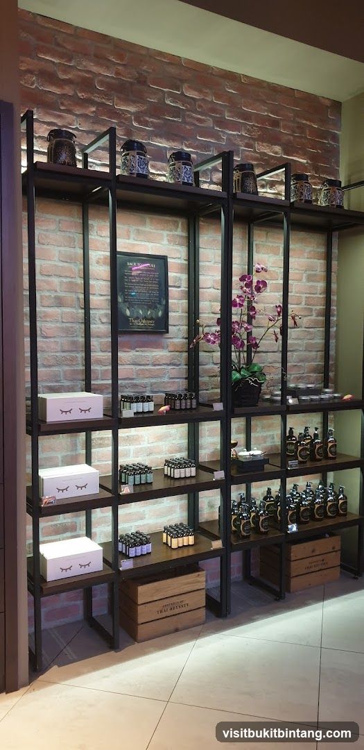 Retail Display Shelving